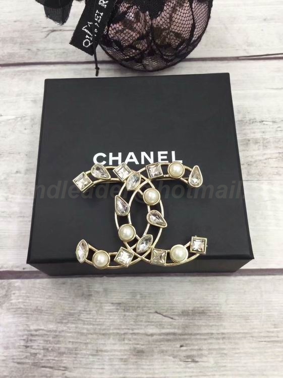 Chanel Brooch 114